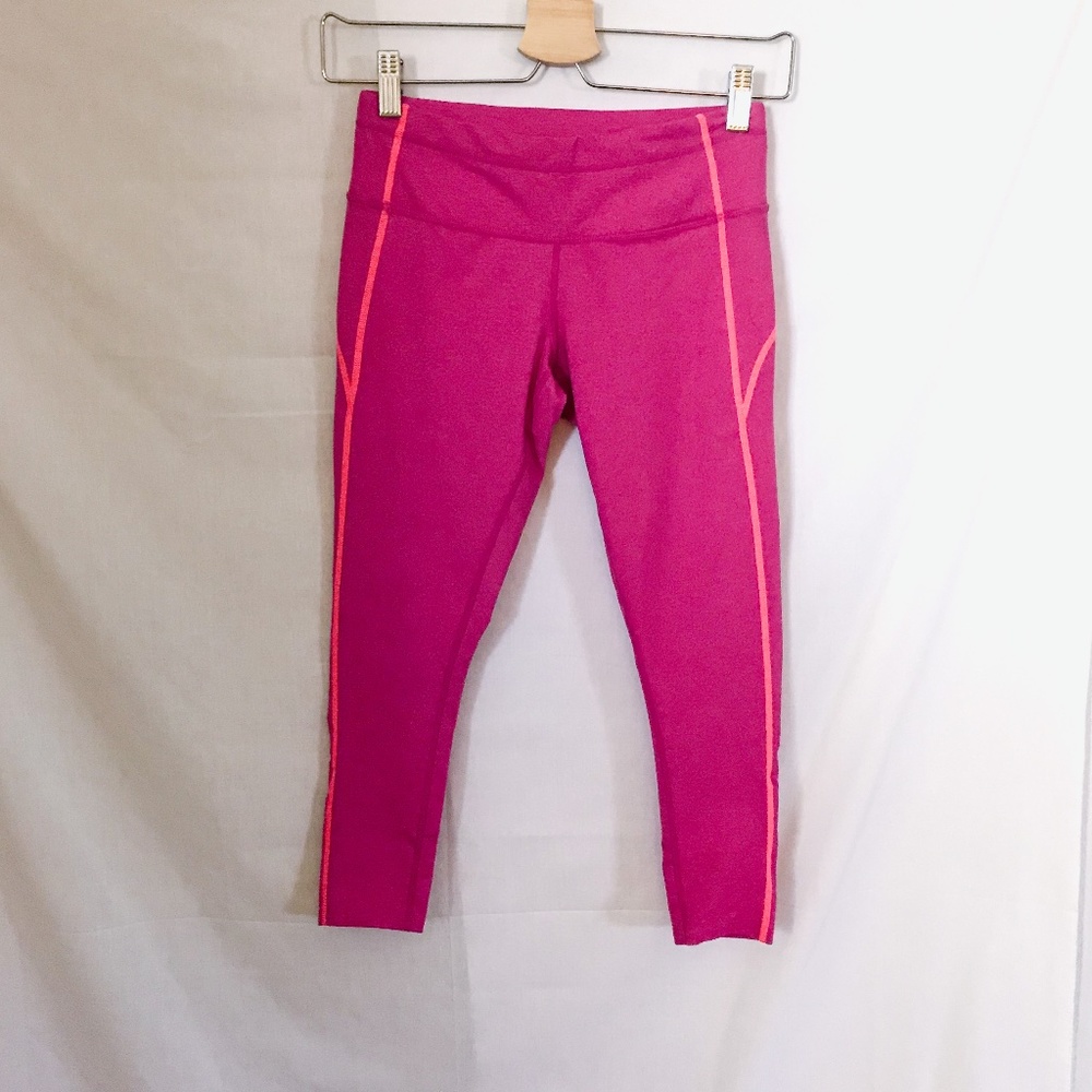 sketchers // hot pink 3/4ths legging